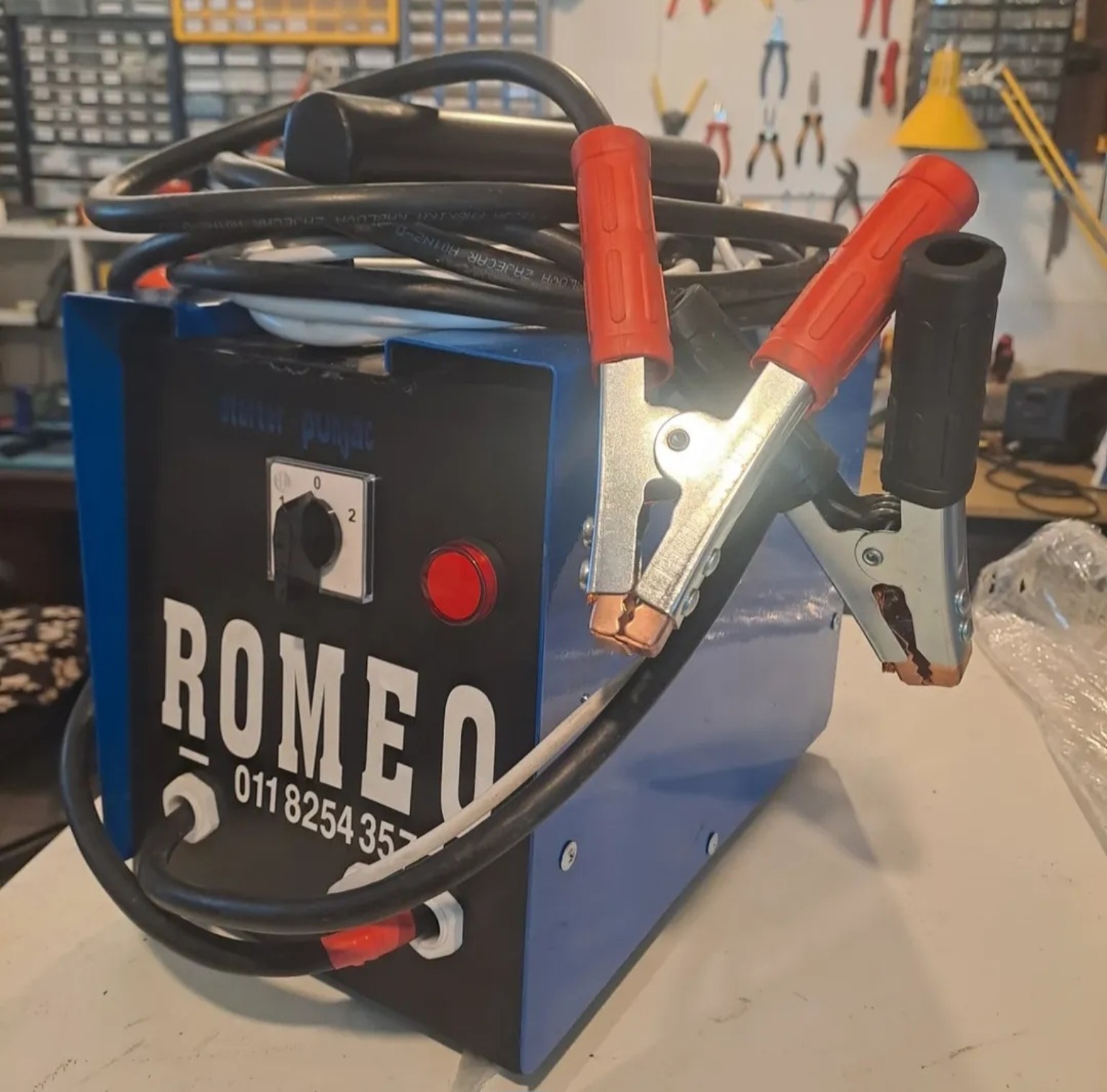 ETAR Starter i punjač akumulatora 12/24 V